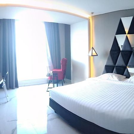 كوبانغ M Hotel Kupang المظهر الخارجي الصورة