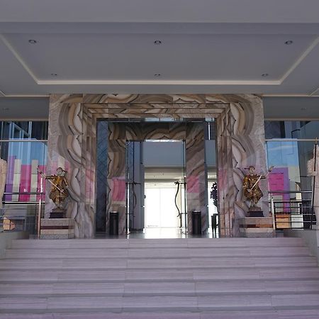 كوبانغ M Hotel Kupang المظهر الخارجي الصورة
