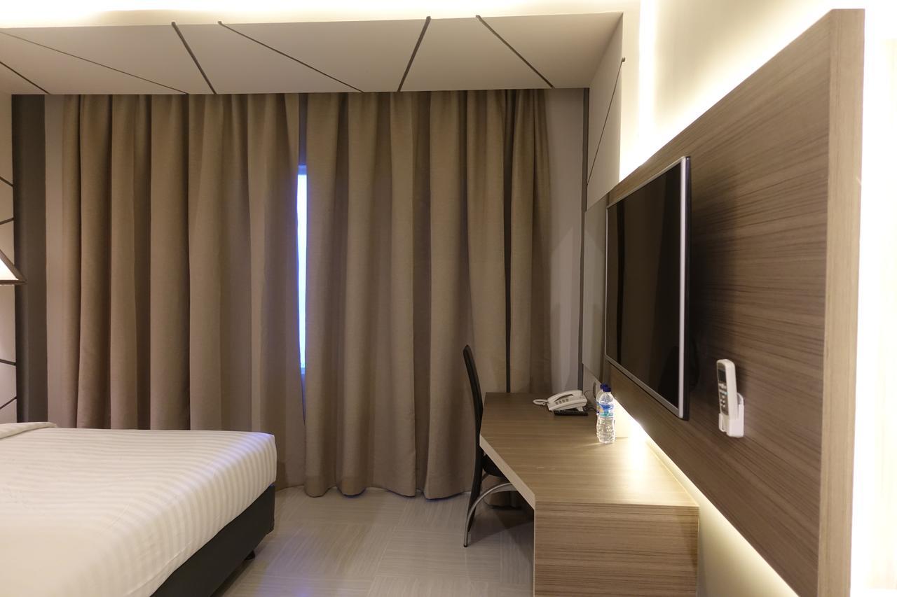 كوبانغ M Hotel Kupang المظهر الخارجي الصورة