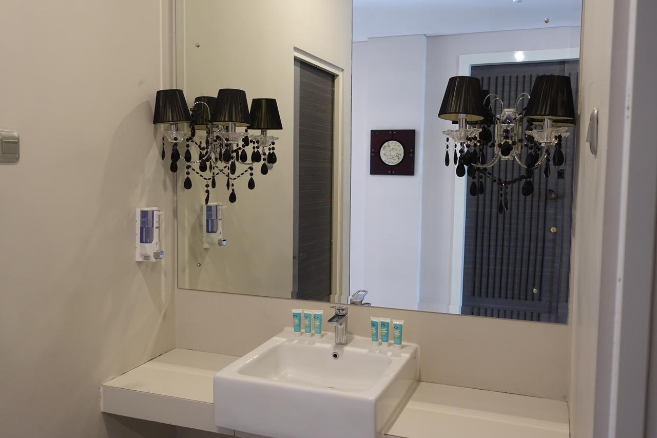 كوبانغ M Hotel Kupang المظهر الخارجي الصورة