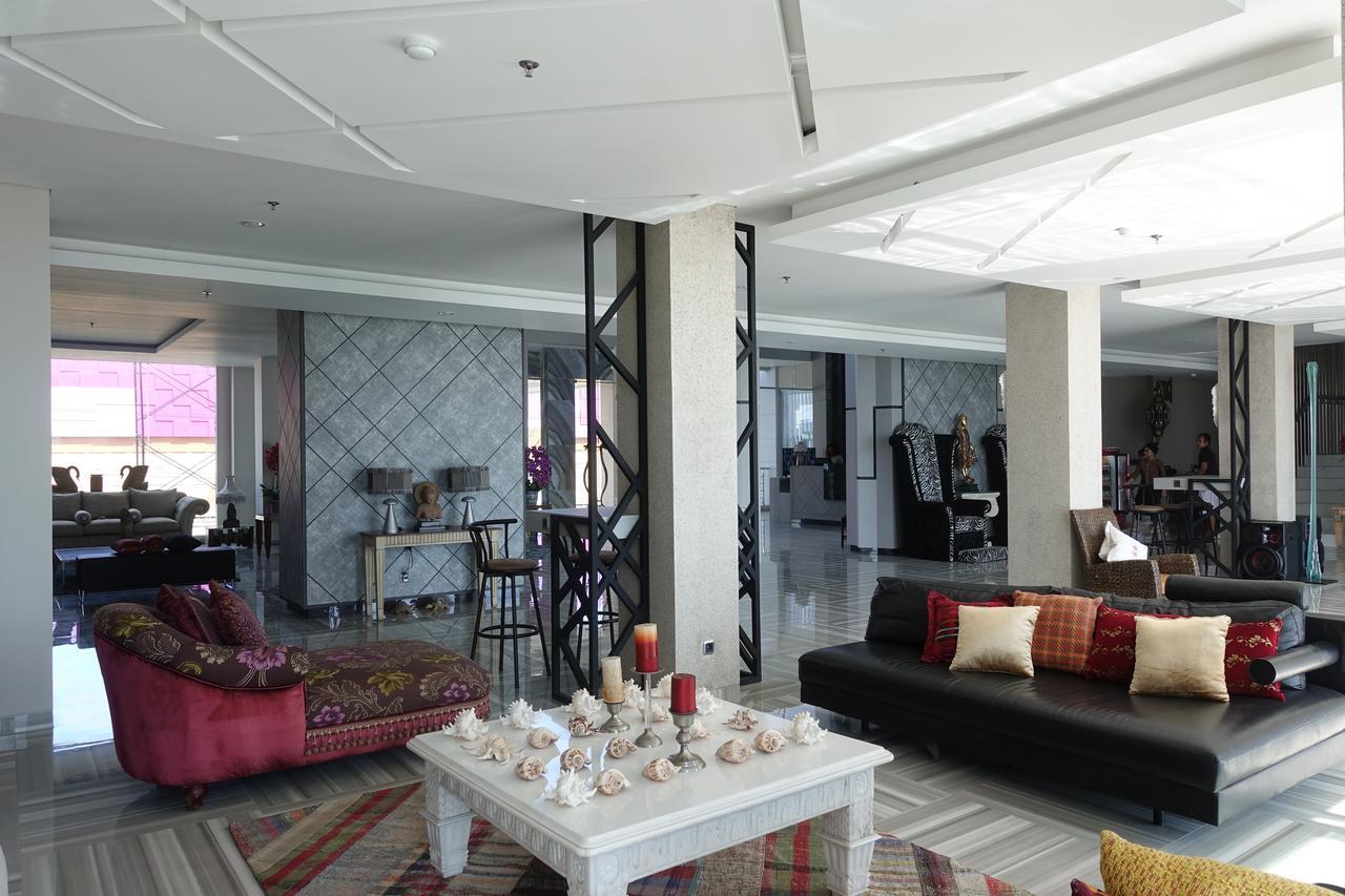 كوبانغ M Hotel Kupang المظهر الخارجي الصورة