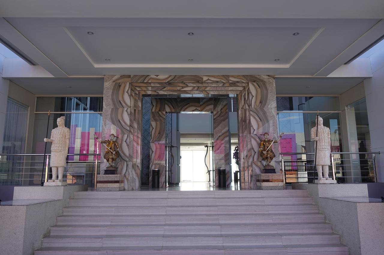 كوبانغ M Hotel Kupang المظهر الخارجي الصورة